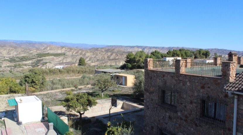 Casa con terreno en Illar (57)