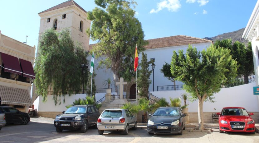 Casa con terreno en Illar (77)